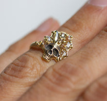 Load image into Gallery viewer, ROSE CUT SKULL RING