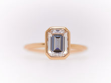 Load image into Gallery viewer, EMERALD CUT BEZEL RING
